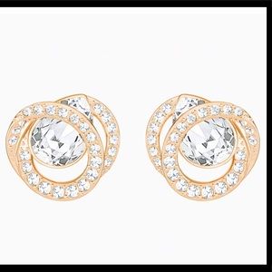 Swarovski generation necklace and earrings set